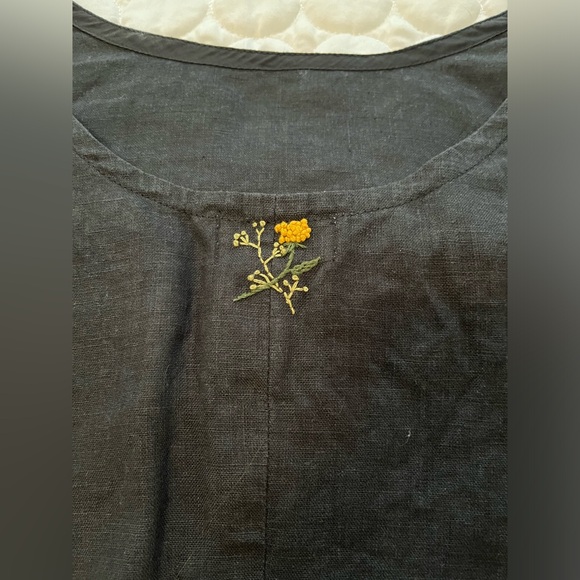 Cotton Candy Wear Black Linen Top - Picture 3 of 7